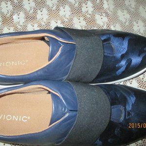 Vionic size 12 royal blue pumps